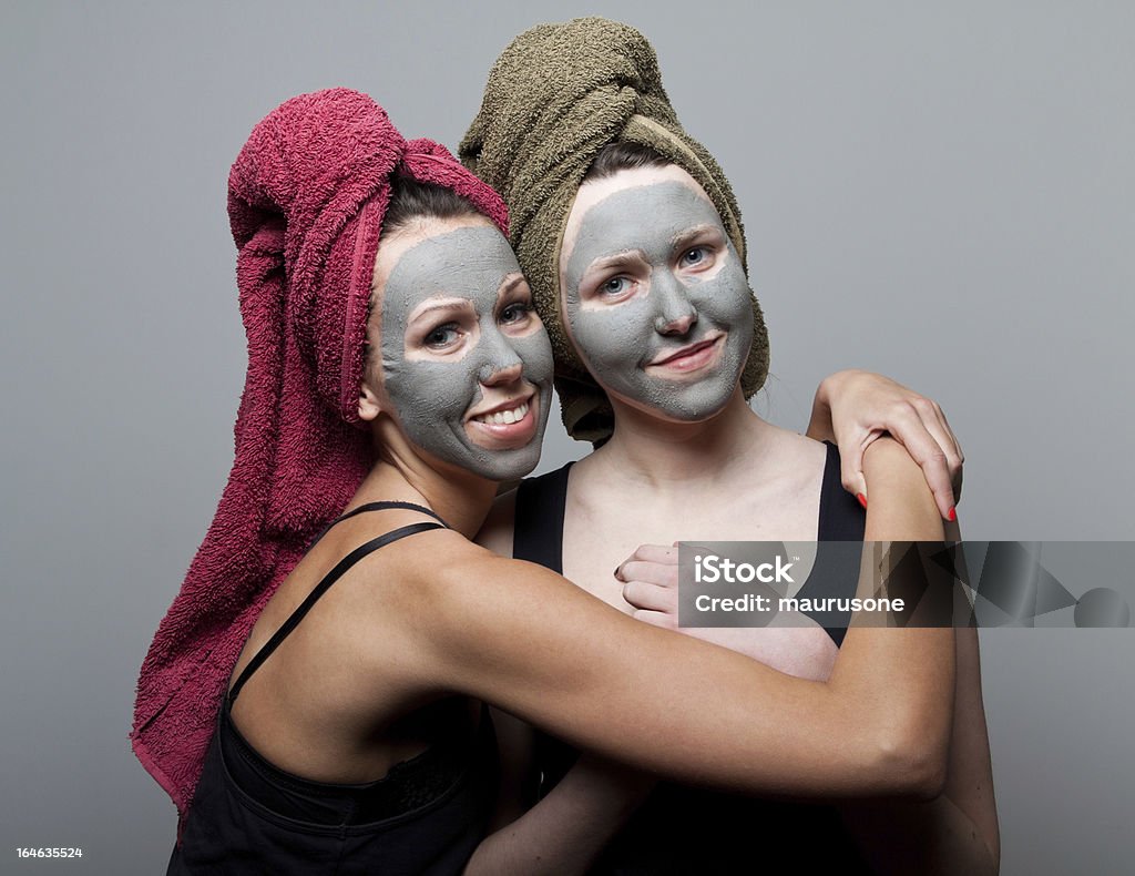 Masque à l'argile du visage - Photo de 18-19 ans libre de droits