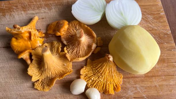 istock Preparation of fried mushrooms with potatoes 1646361231