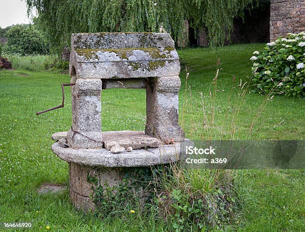 파운턴 In Brittany 분수대에 대한 스톡 사진 및 기타 이미지 - 분수대, 브르타뉴, 0명