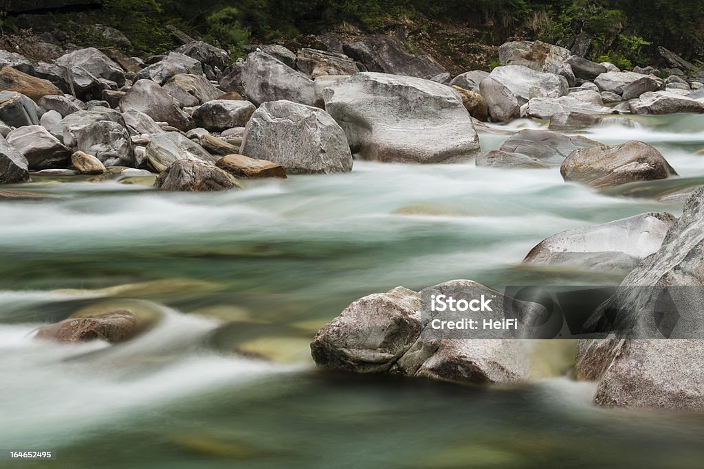 Flusso d'acqua - Foto stock royalty-free di Acqua