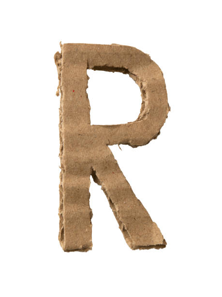 алфавит r, вырезанный из картонной бумаги - document paper cutting tearing стоковые фото и изображения