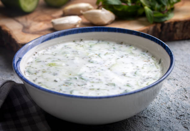 Molho de Iogurte Cremoso: Leve e Saudável para Saladas - receita deliciosa profissional - passo 2