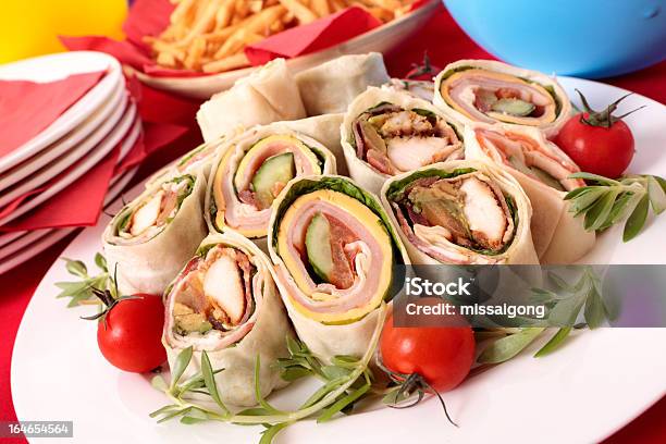 Wrap Party Sándwiches Para Alimentos Foto de stock y más banco de imágenes de Acontecimiento - Acontecimiento, Aguacate, Alimento