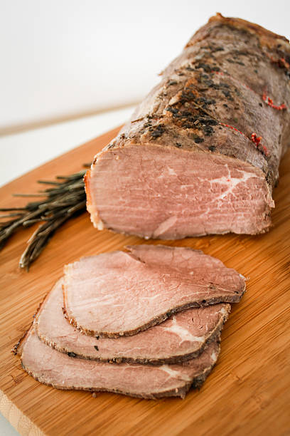 topside assado de carne de vaca - pot roast roast beef roasted beef imagens e fotografias de stock