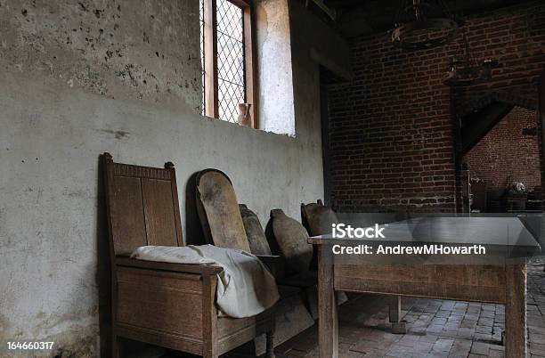Tisch Und Stuhl In Bake House Stockfoto und mehr Bilder von Innenaufnahme - Innenaufnahme, Kloster, Stilrichtung des 16. Jahrhunderts
