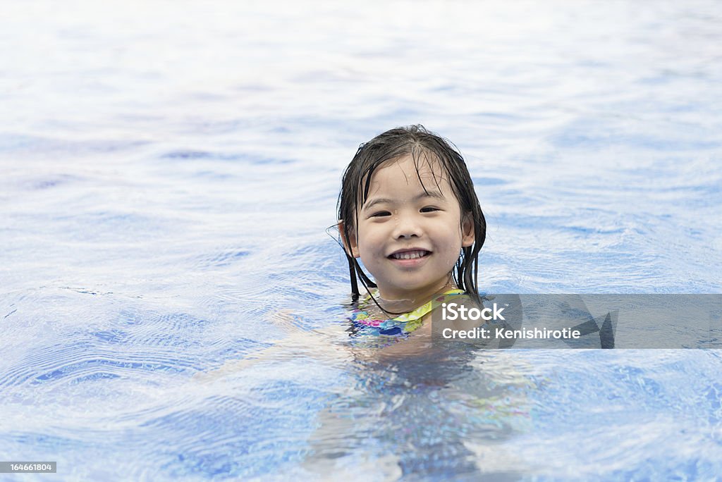 Dzieci Pływać - Zbiór zdjęć royalty-free (Azjaci)