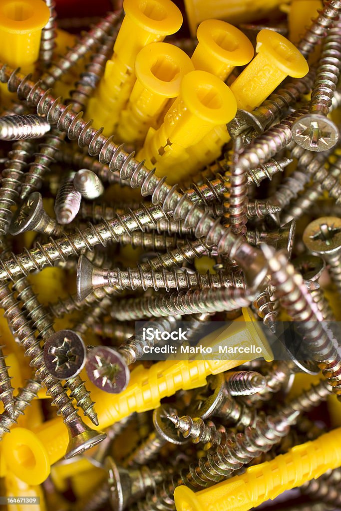 Tornillos y conectores macho - Foto de stock de Amarillo - Color libre de derechos