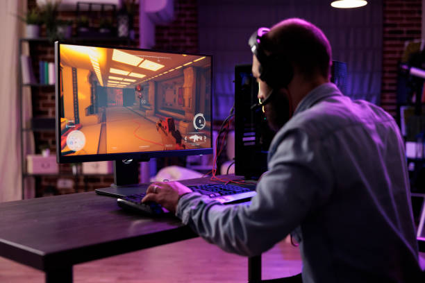 istock Gamer competing in esports videogames 1646730950