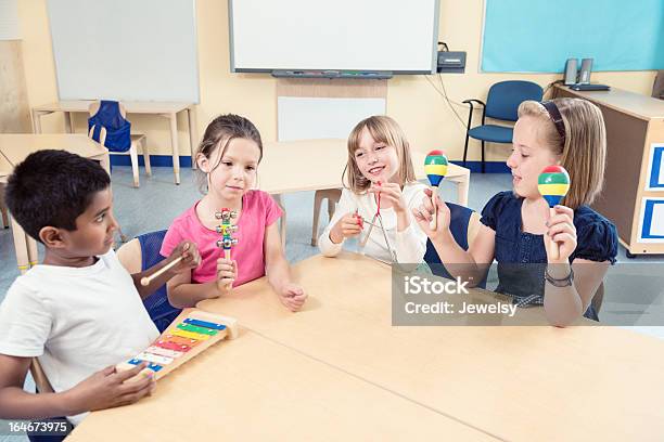 Clase De Música Foto de stock y más banco de imágenes de Niño - Niño, Educación, Grupo de interpretación musical