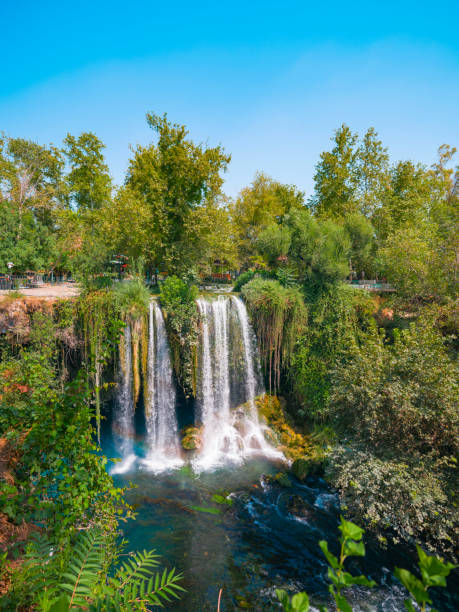 парк водопада дюден в анталии. турция - waterfall antalya turkey forest стоковые фото и изображения