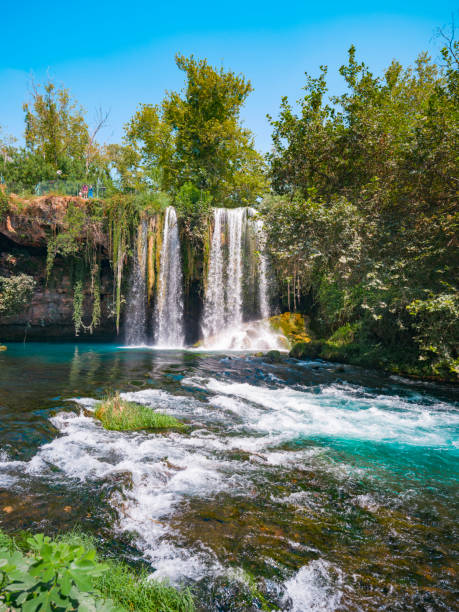 parque da cachoeira duden em antalya. turquia - waterfall antalya turkey forest - fotografias e filmes do acervo