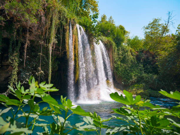 parque da cachoeira duden em antalya. turquia - waterfall antalya turkey forest - fotografias e filmes do acervo