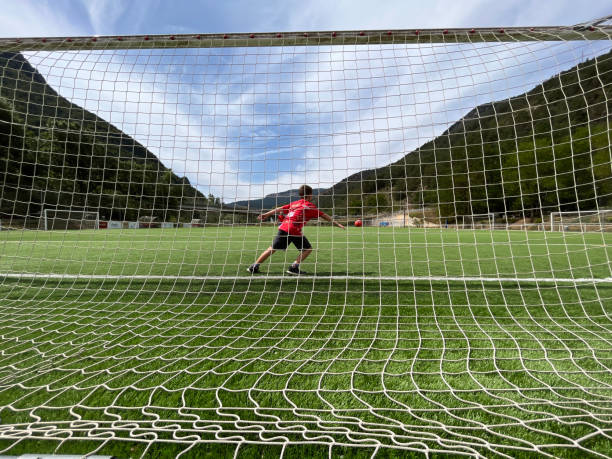 istock friends playing football 1647087475