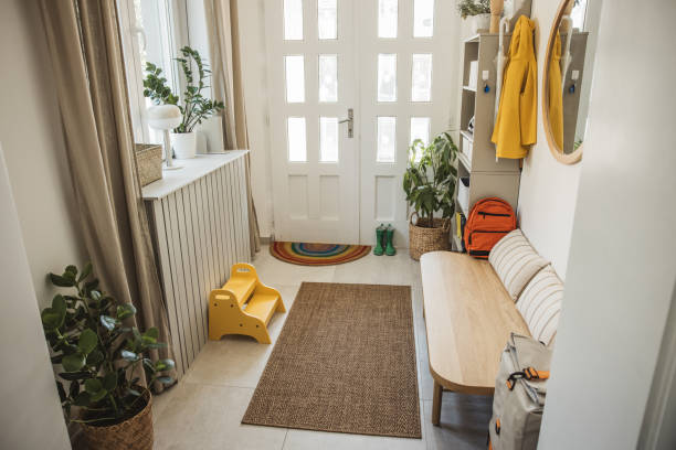 haustür eines einfamilienhauses. - eingang stock-fotos und bilder