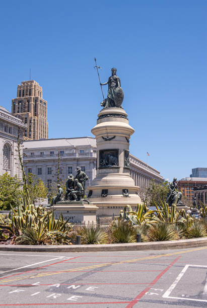 istock Pioneer monument, San Francisco, CA, USA 1647113939