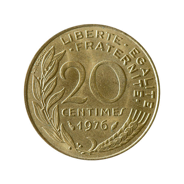 монета макро изолированные на белом centimes 20 французских франков - france currency macro french coin стоковые фото и изображения