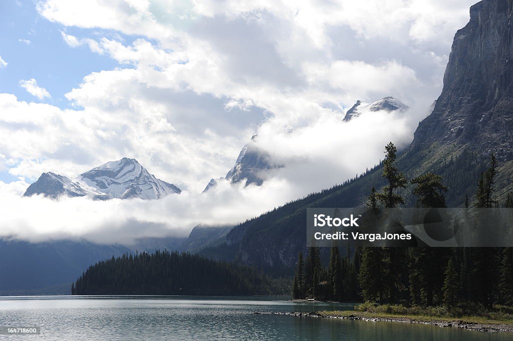 Lago Maligne - Foto de stock de Agua libre de derechos