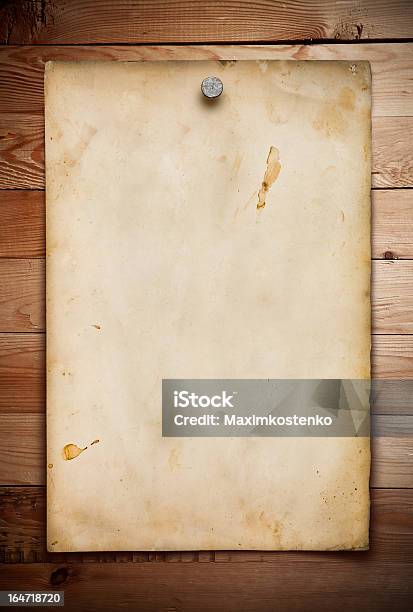Stary Papier Na Tle Drewna - zdjęcia stockowe i więcej obrazów Tło - Tło, Pisać, Dziki Zachód
