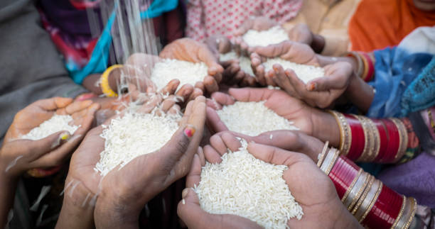 istock Poor Indian children asking for food, India 1647225225