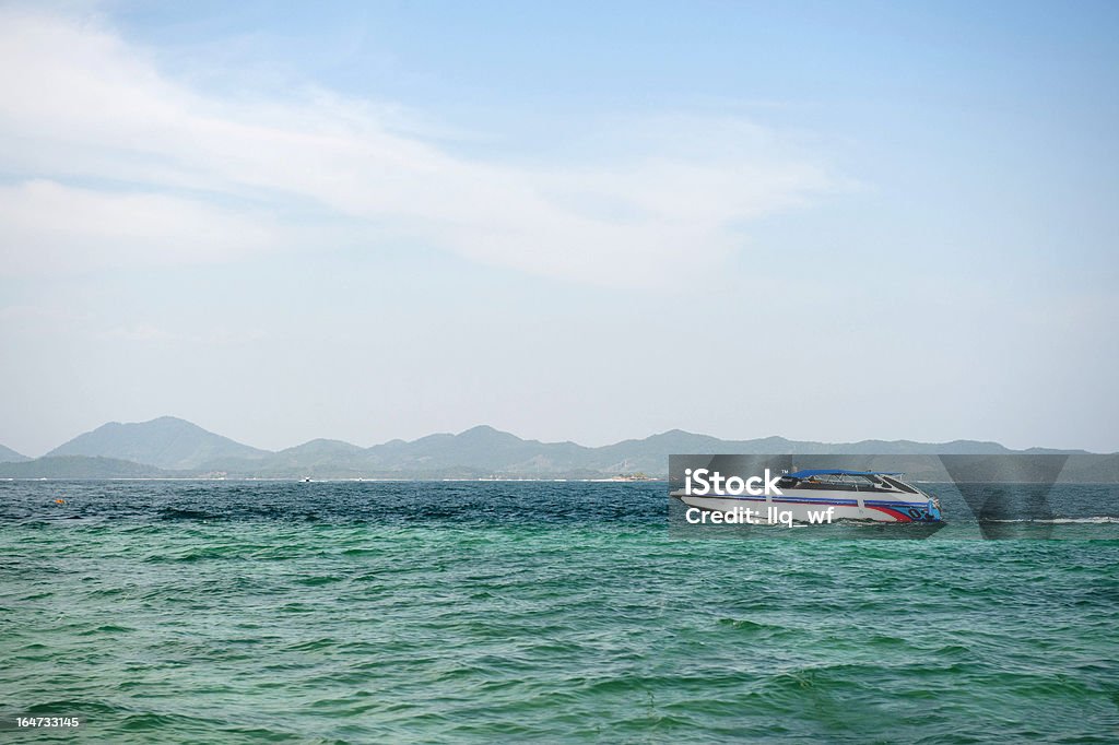 Schnellboot Kreuzfahrt auf das Meer - Lizenzfrei Aktivitäten und Sport Stock-Foto