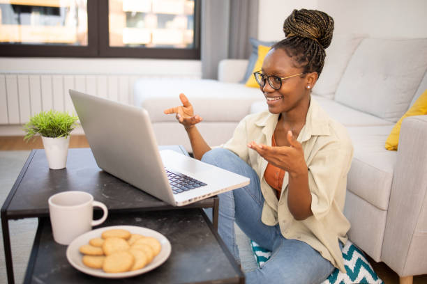 istock Entrepreneur is running her online business 1647335157