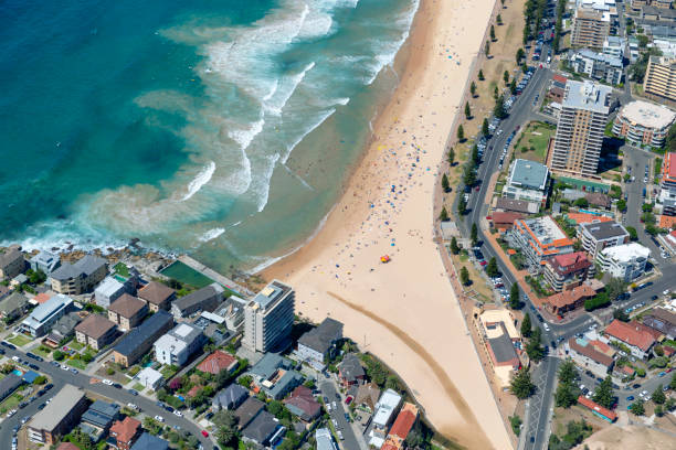 クイーンズクリフビーチ-マンリーエアリアル、ノーザンビーチ、シドニー - manly beach summer beach pacific ocean ストックフォトと画像