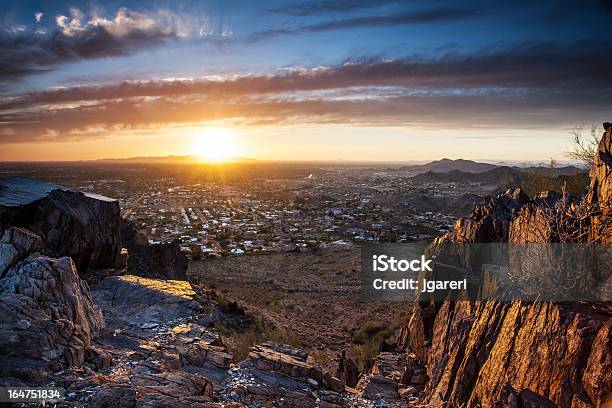 Foto de Pôr Do Sol Sobre Phoenix e mais fotos de stock de Phoenix - Arizona - Phoenix - Arizona, Arizona, Pôr-do-sol