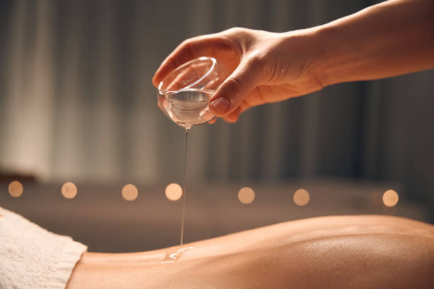 istock Wellness center massotherapist preparing patient for massage session 1647731327