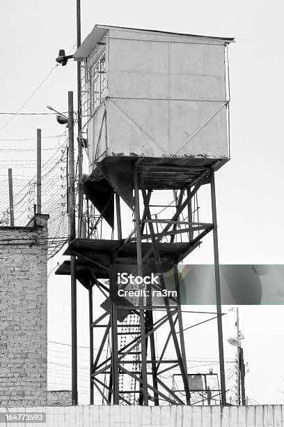 Тюрьма Стены И Watchtower — стоковые фотографии и другие картинки Без людей - Без людей, Вертикальный, Военное дело