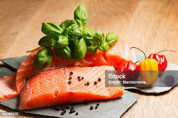 Filete De Salmão Pronto Para Cozinhar - Fotografias de stock e mais imagens de Alimentação Saudável - Alimentação Saudável, Comida, Condimento - Temperos