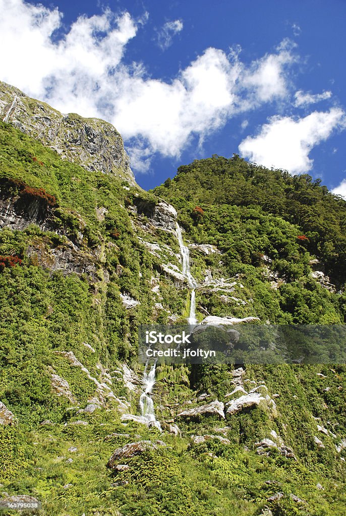 Cascades sur Milford track, Nouvelle-Zélande - Photo de Cascade libre de droits