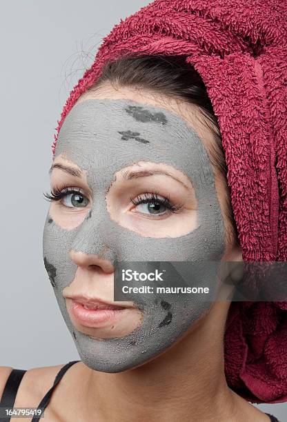 Máscara Facial De Argila - Fotografias de stock e mais imagens de Adulto - Adulto, Amimar, Barro
