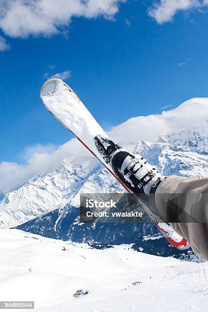 Photo libre de droit de Automne En Duvet banque d'images et plus d'images libres de droit de Ski - Ski, Tomber, Accident bénin