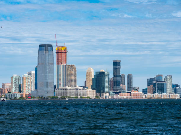 istock Jersey City skyline 1648066451
