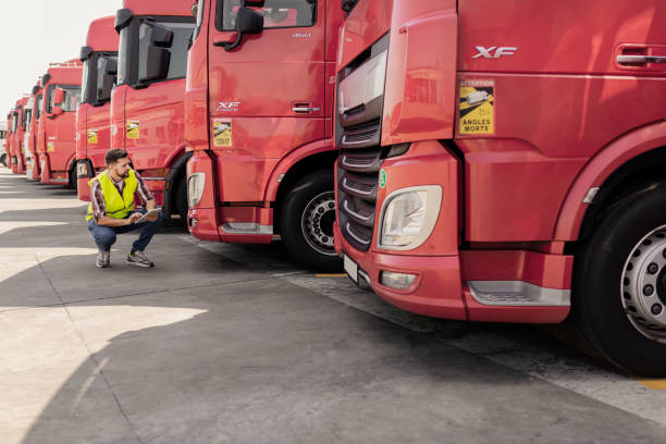 istock Semi Truck Preventative Maintenance Schedule & Checklist 1648190160