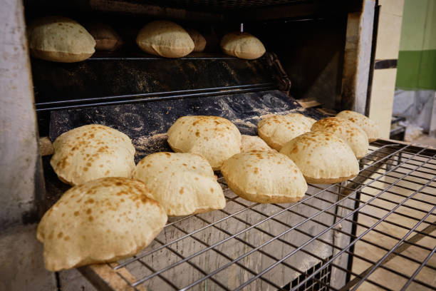 istock Traditional egyptian street bakery 1648572163