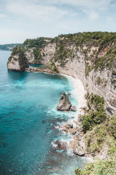 istock Diamond Beach, Nusa Penida, Bali, Indonesia 1648628270