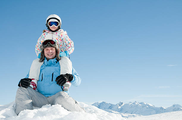 ハッピーなスキー旅行 - apres ski copy space happiness smiling ストックフォトと画像