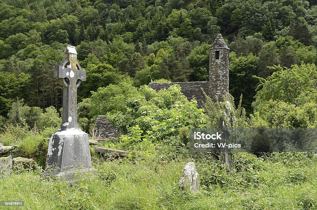 Кельтский крест на graveyard - Стоковые фото Без людей роялти-фри