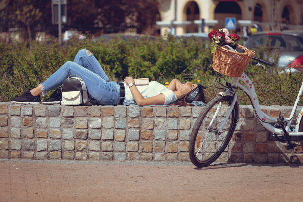 istock Enjoy Summer In The City 1648848563