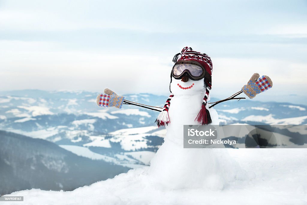 Snowmen para as montanhas - Foto de stock de Alegria royalty-free