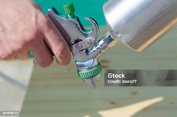 Foto de Pintura De Fora Do Sol e mais fotos de stock de Atividade - Atividade, Compressor de Gás, Equipamento