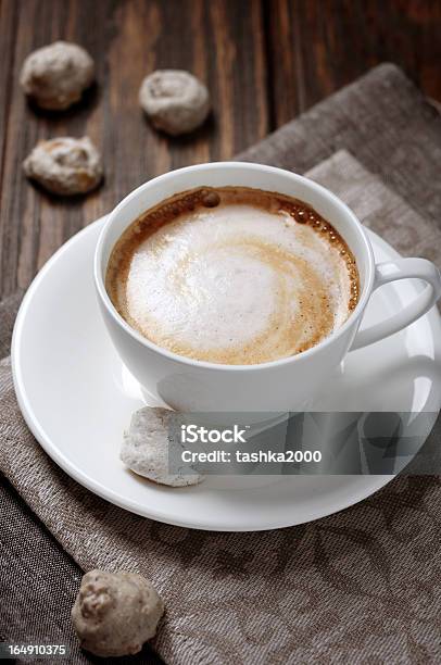 Чашка Кофе — стоковые фотографии и другие картинки Без людей - Без людей, Бискотти, Вертикальный