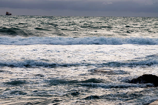 istock Waves of the sea 164921963