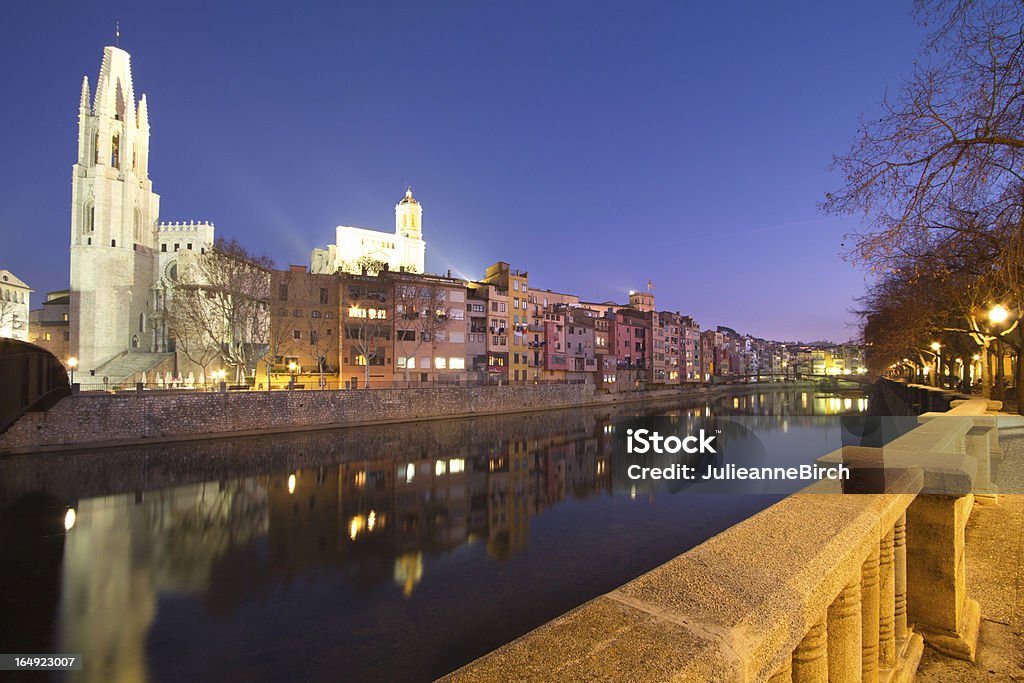 Girona cidade à noite - Foto de stock de Cidade royalty-free