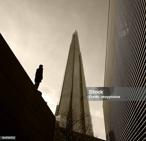 ピラミッド型のガラスの建物でロンドン - ファイナンスのストックフォトや画像を多数ご用意 - ファイナンス, 建造物 ピラミッド, イギリス