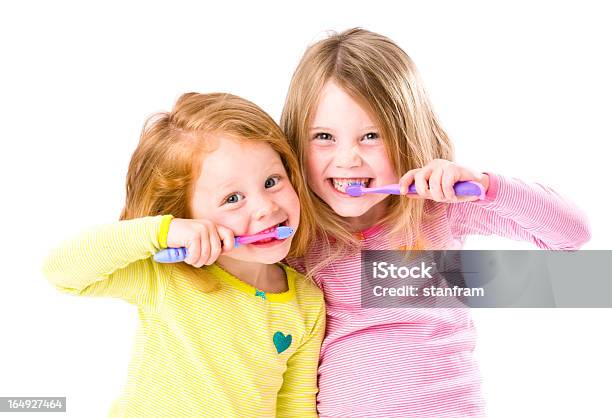 Look Pai Estamos A Escovar Os Dentes - Fotografias de stock e mais imagens de Criança - Criança, Lavar os Dentes, Escova de Dentes