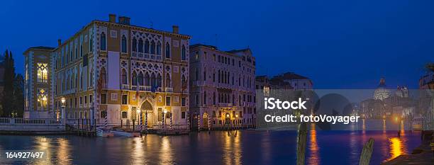 Foto de O Grande Canal De Veneza O Palazzo Villas Salute Accademia Itália e mais fotos de stock de Veneza - Itália