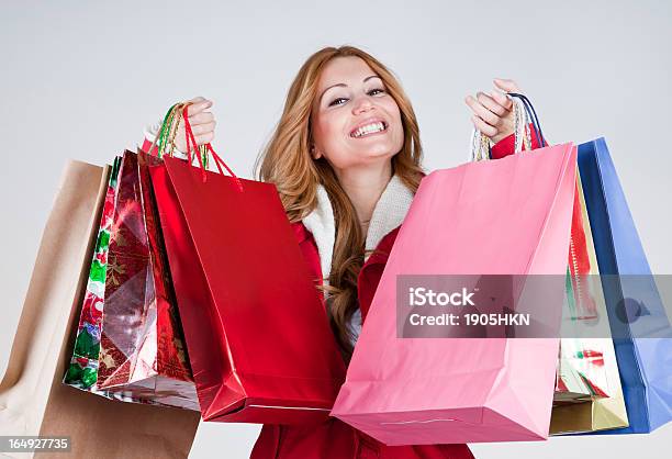Happy Shopper Stockfoto und mehr Bilder von Attraktive Frau - Attraktive Frau, Braunes Haar, Eine Person