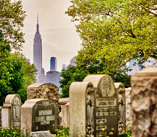 istock View on Manhattan From Calvary Cemetery, New York 164928918